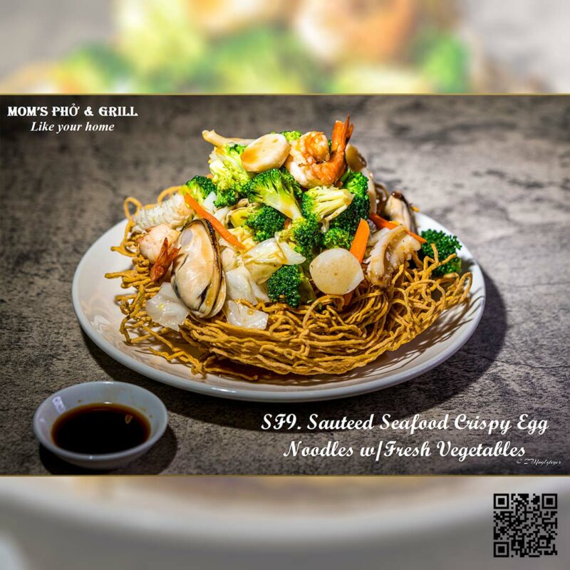 SF9. Sauteed Seafood Egg Noodles (Soft / Crispy) w/Fresh Vegetables MOM PHO'S & Grill